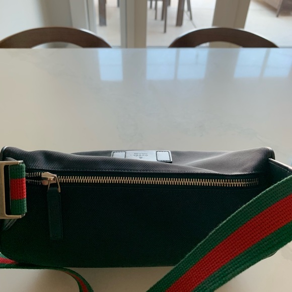 Gucci Unisex Belt Bag-Authentic - Picture 5 of 14